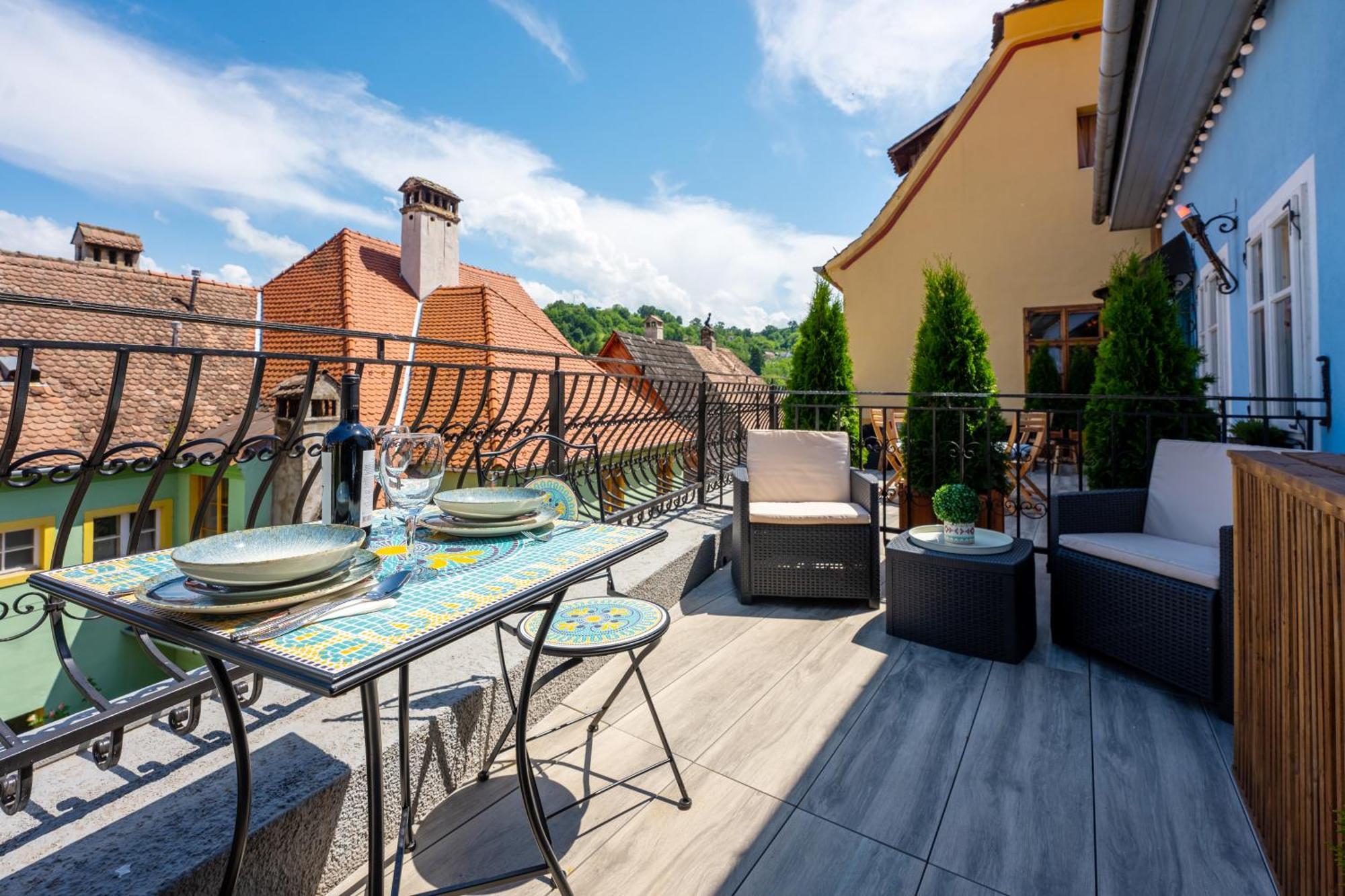 Blue House Citadel Sighisoara Apartment Ngoại thất bức ảnh