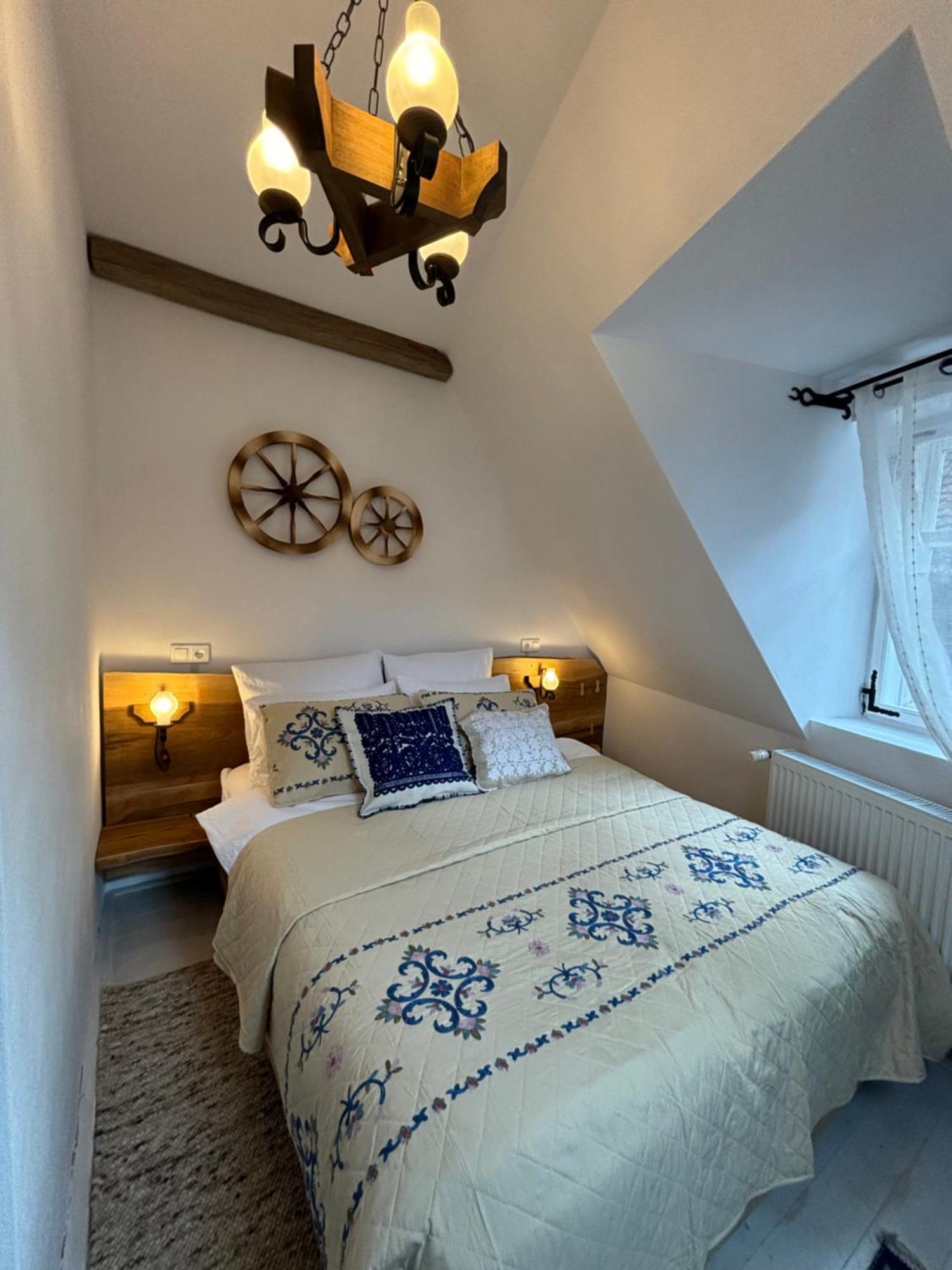 Blue House Citadel Sighisoara Apartment Ngoại thất bức ảnh