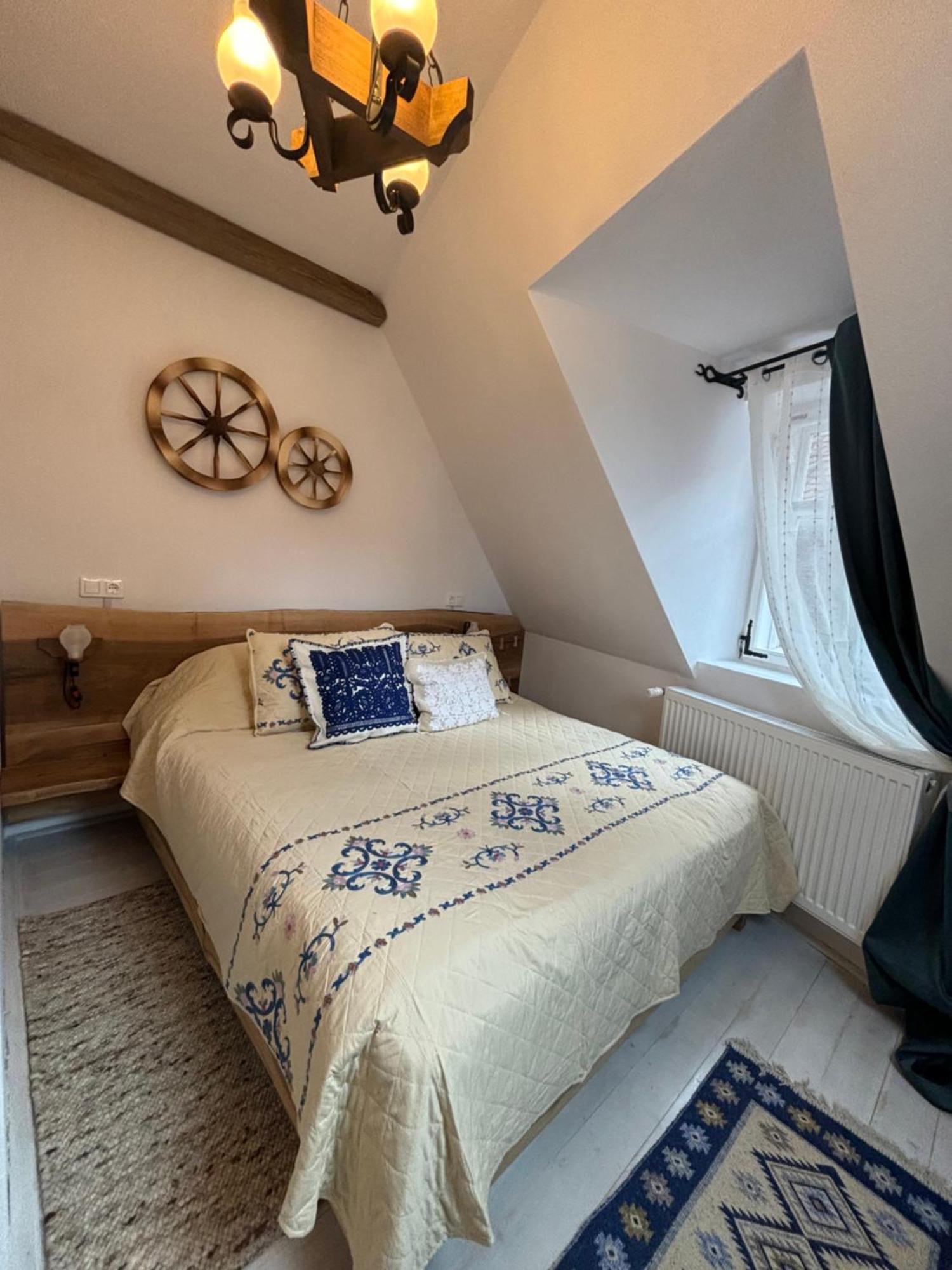 Blue House Citadel Sighisoara Apartment Ngoại thất bức ảnh